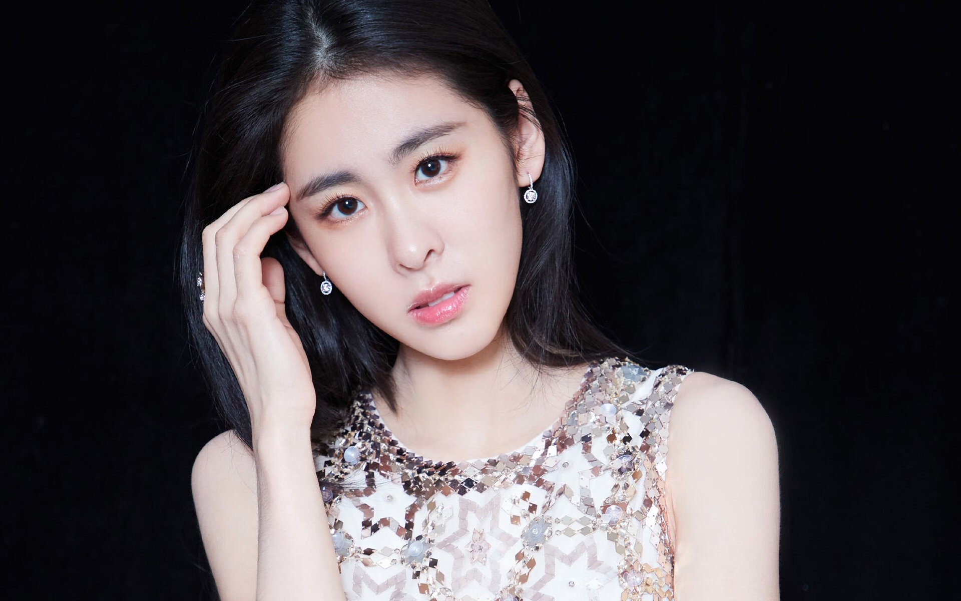 开云官方网站-詹姆斯·奥康纳的比赛视野与决策力,成袋鼠队胜负关键,詹姆斯和奥胖跳舞